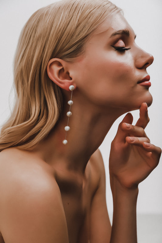 Claire Earrings E046