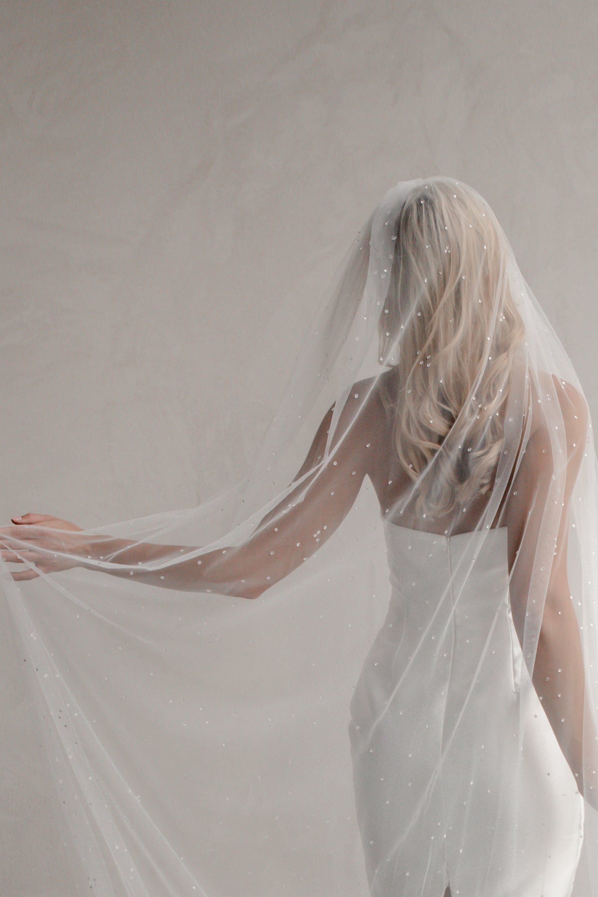 Dew Drop Veil V2410