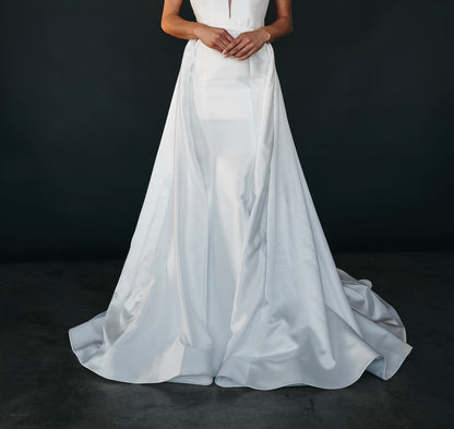 Katie Overskirt