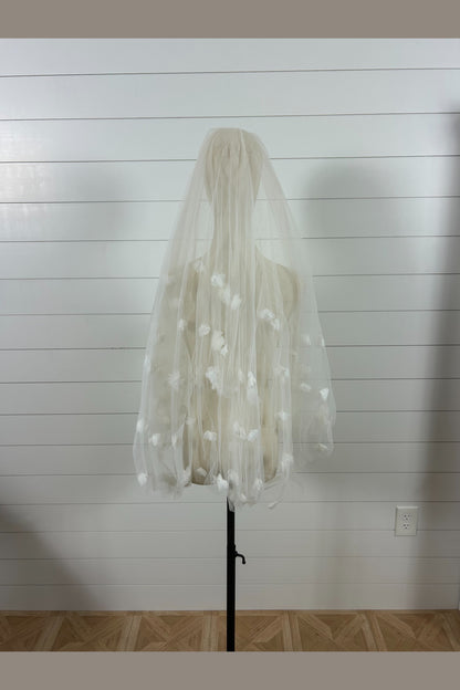 Fingertip Veil Sample