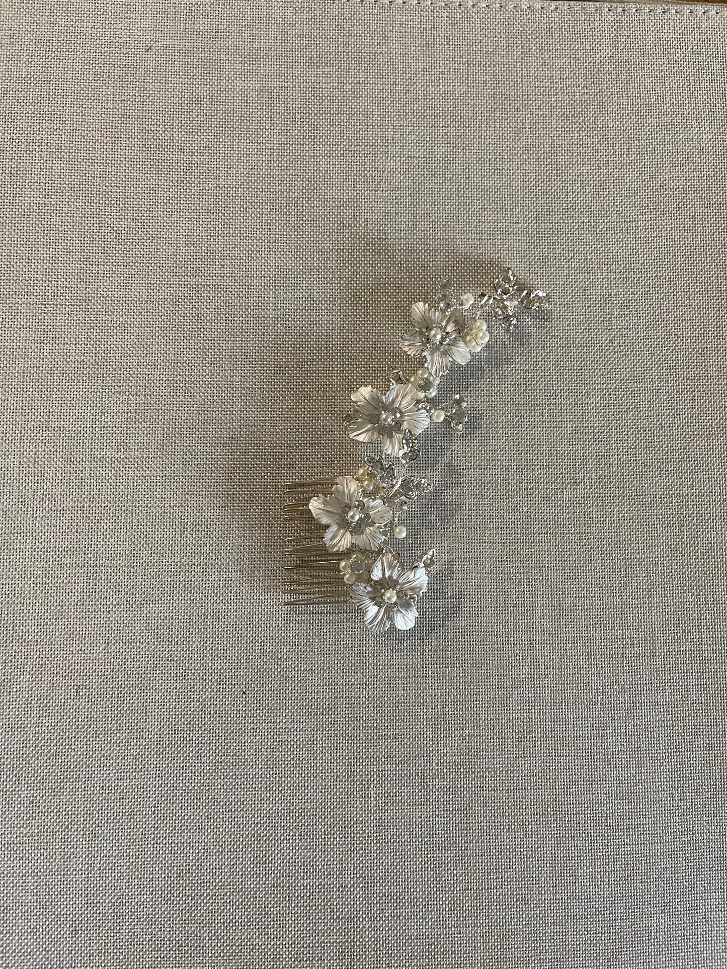 Silver hair comb, 5 inches long