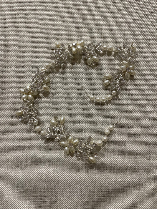 Pearl hair vine, 15” long