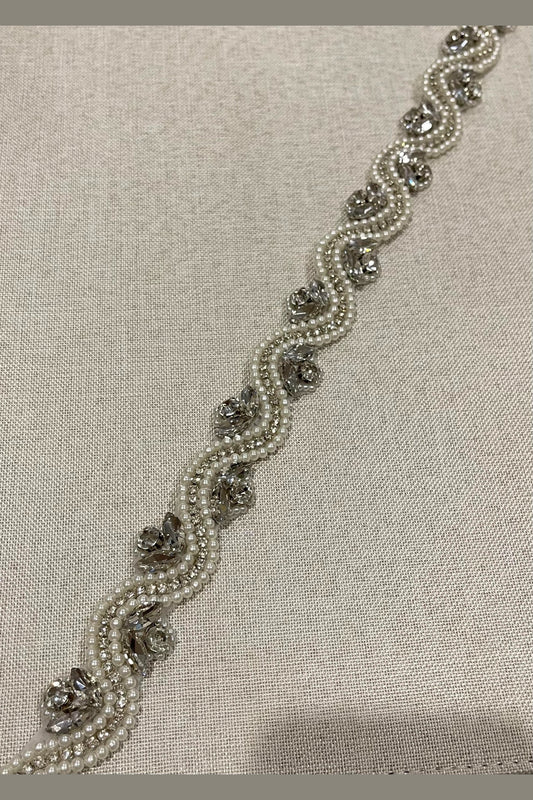 Silver belt, Satin ties