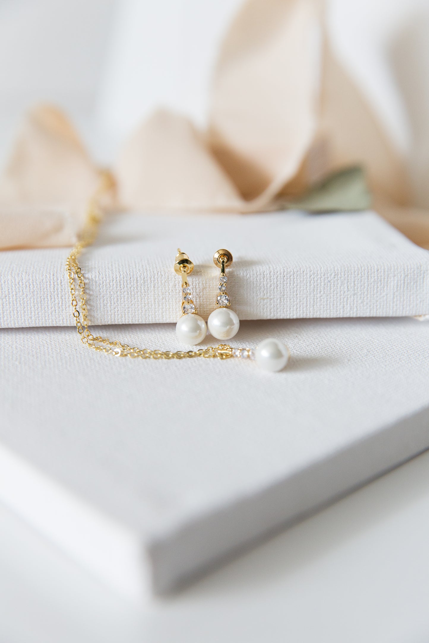 Cara Jewelry Set