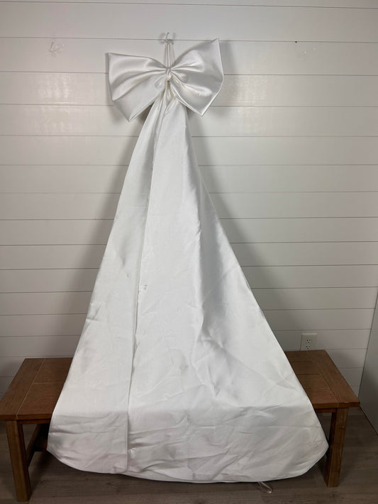 DETACHABLE MAE BOW