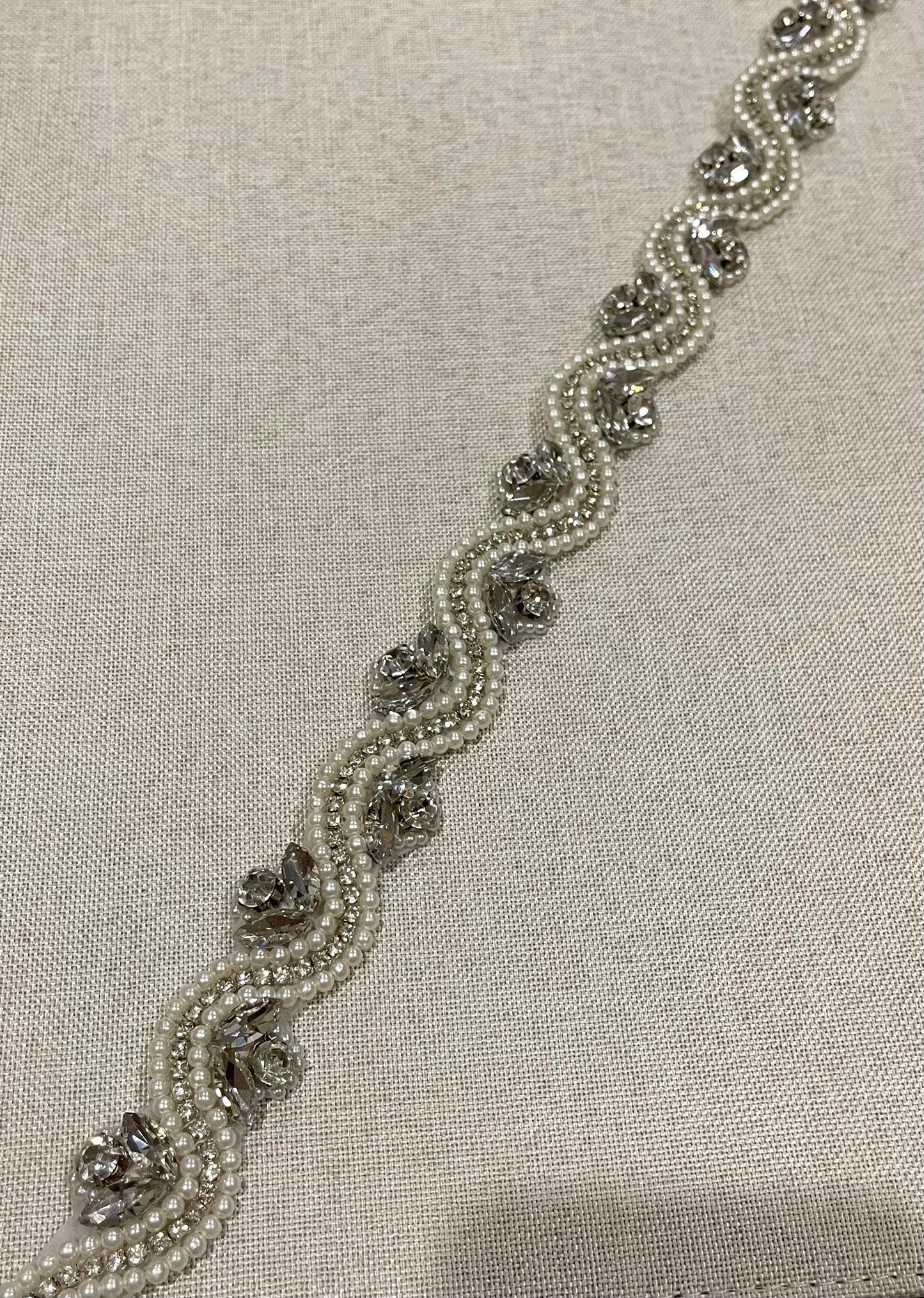 Silver belt, Satin ties