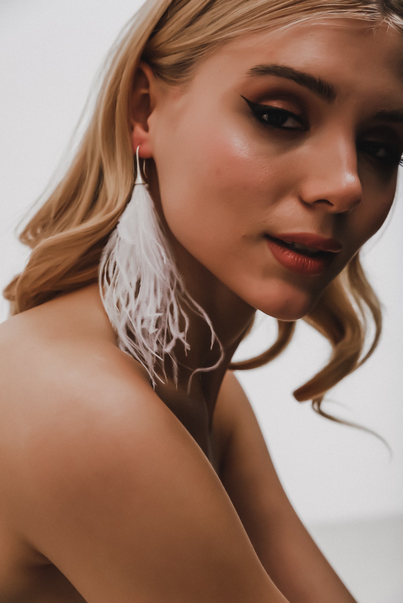 Anna Earrings E054