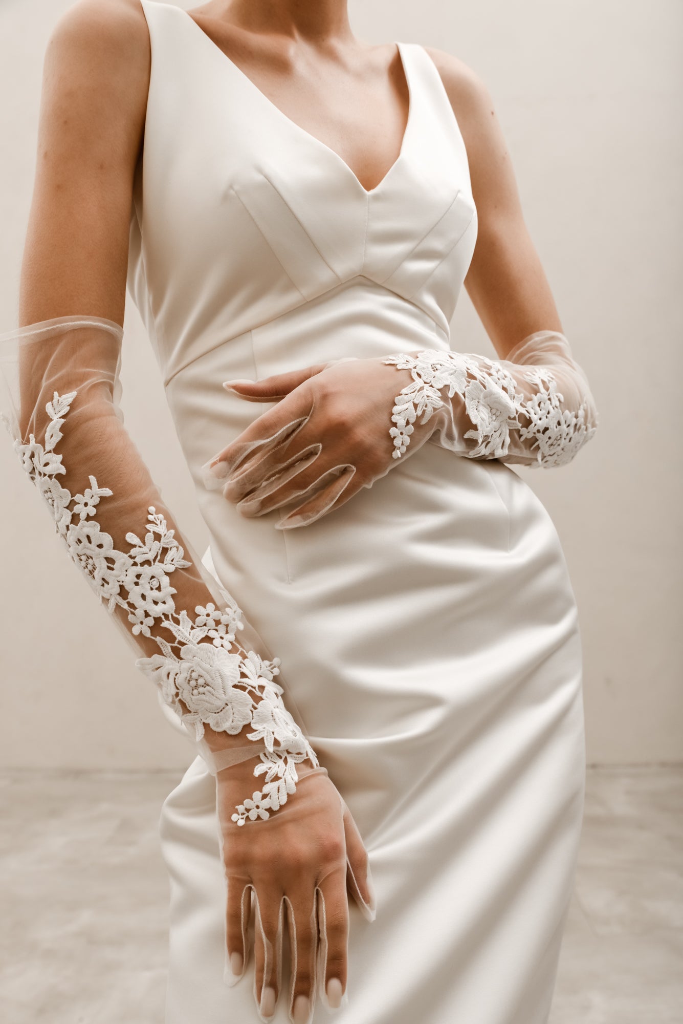 Bridal Gloves Lace G001