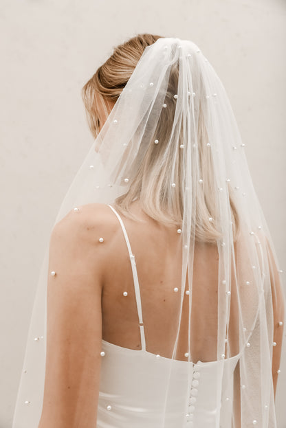 Scattered Pearl Veil V009