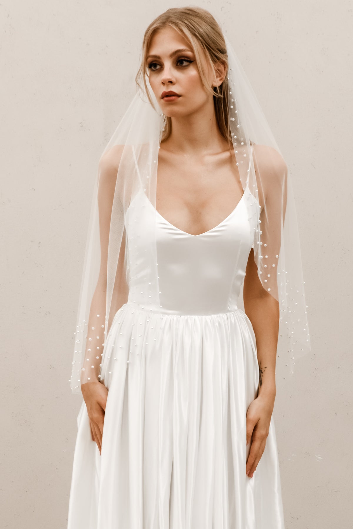 Pearl Border Veil V002