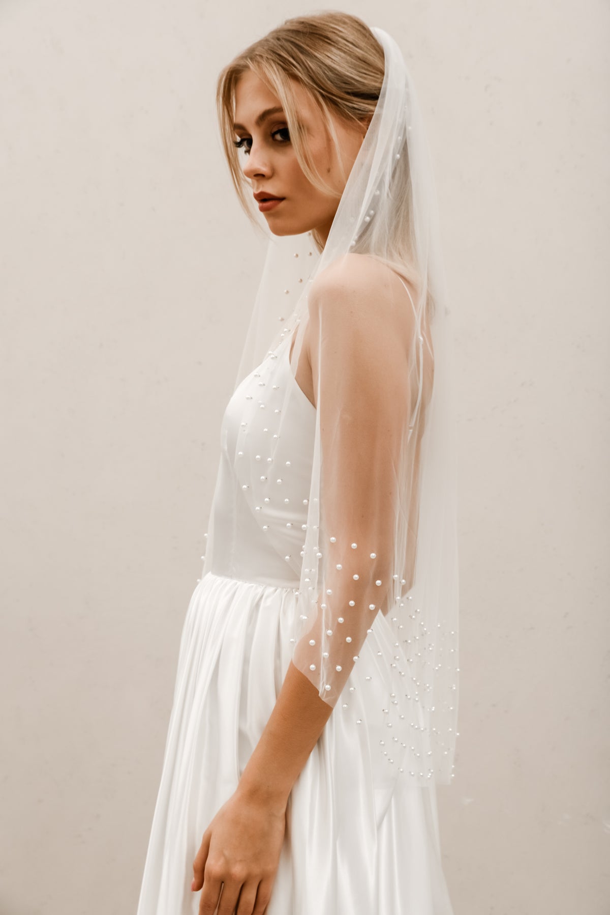 Pearl Border Veil V002