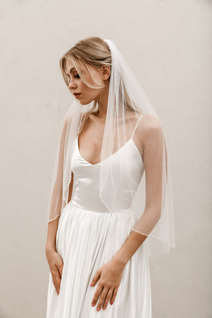 Beaded Edge Veil V011