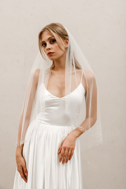 Floral Beaded Edge Veil V003