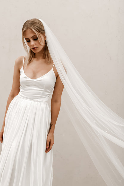 Cluster Pearl Veil V010