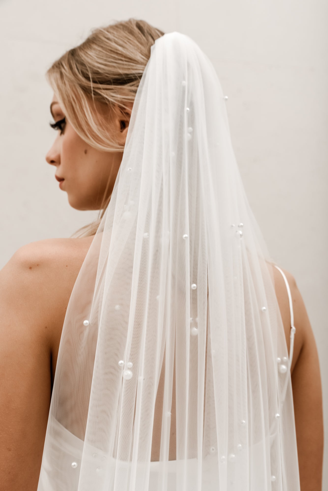 Cluster Pearl Veil V010