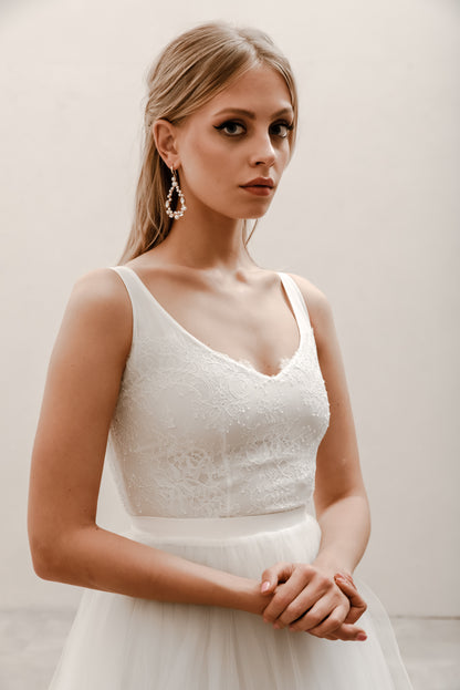 Ella Wired Pearl Earrings - E075 (DISCONTINUED)