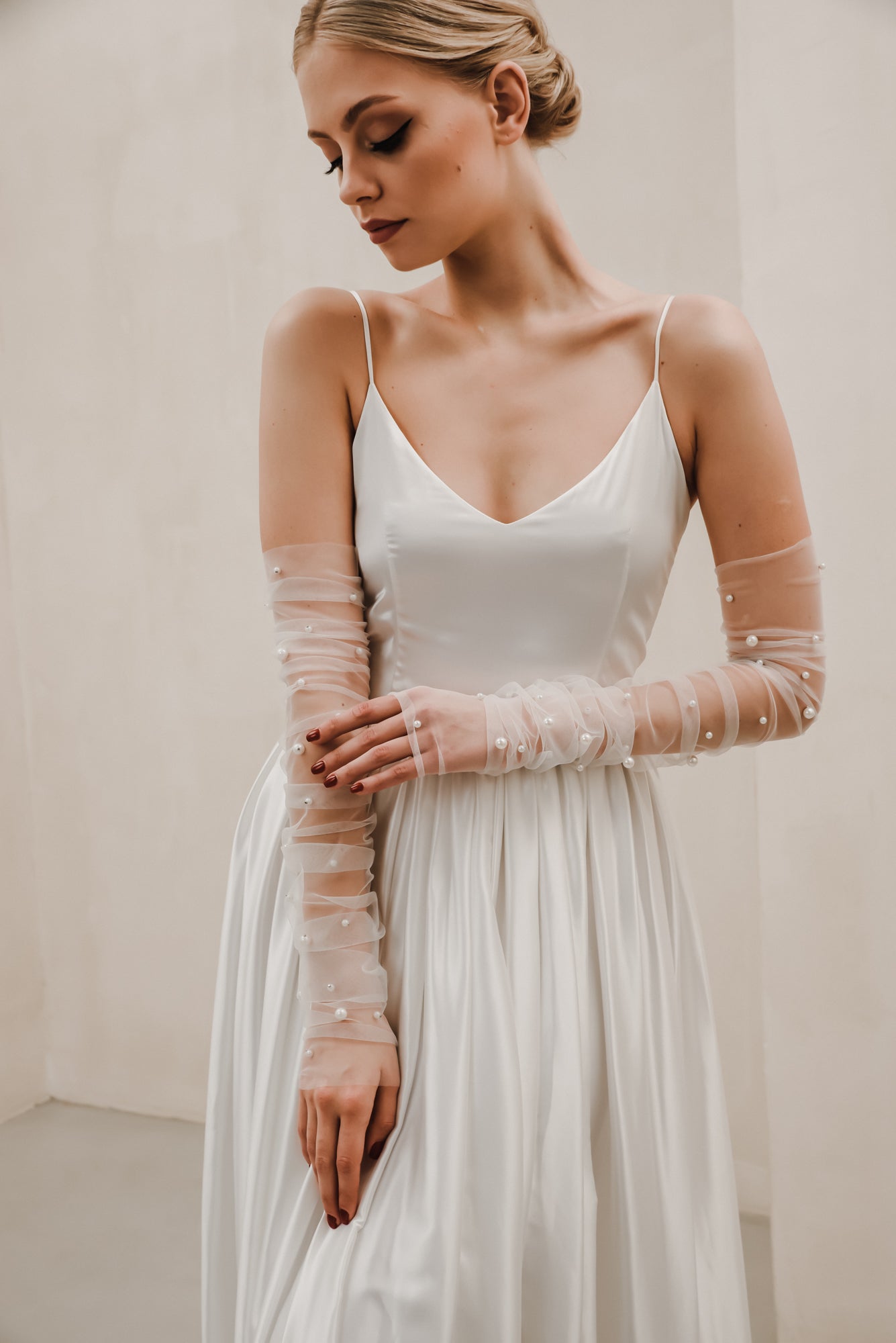 Ruched Pearl Gloves G009