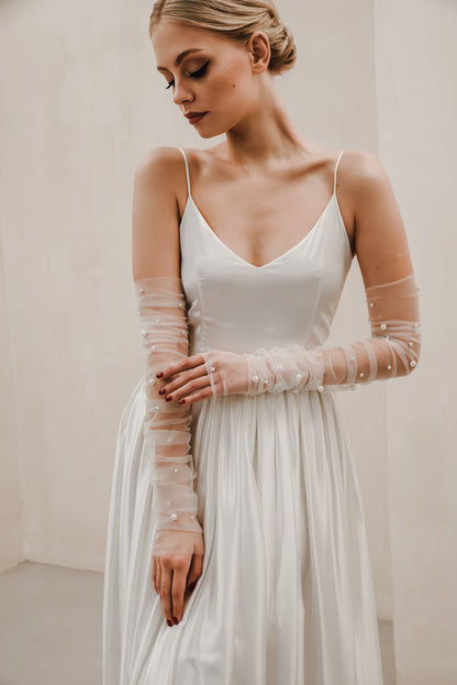 Ruched Pearl Gloves G009