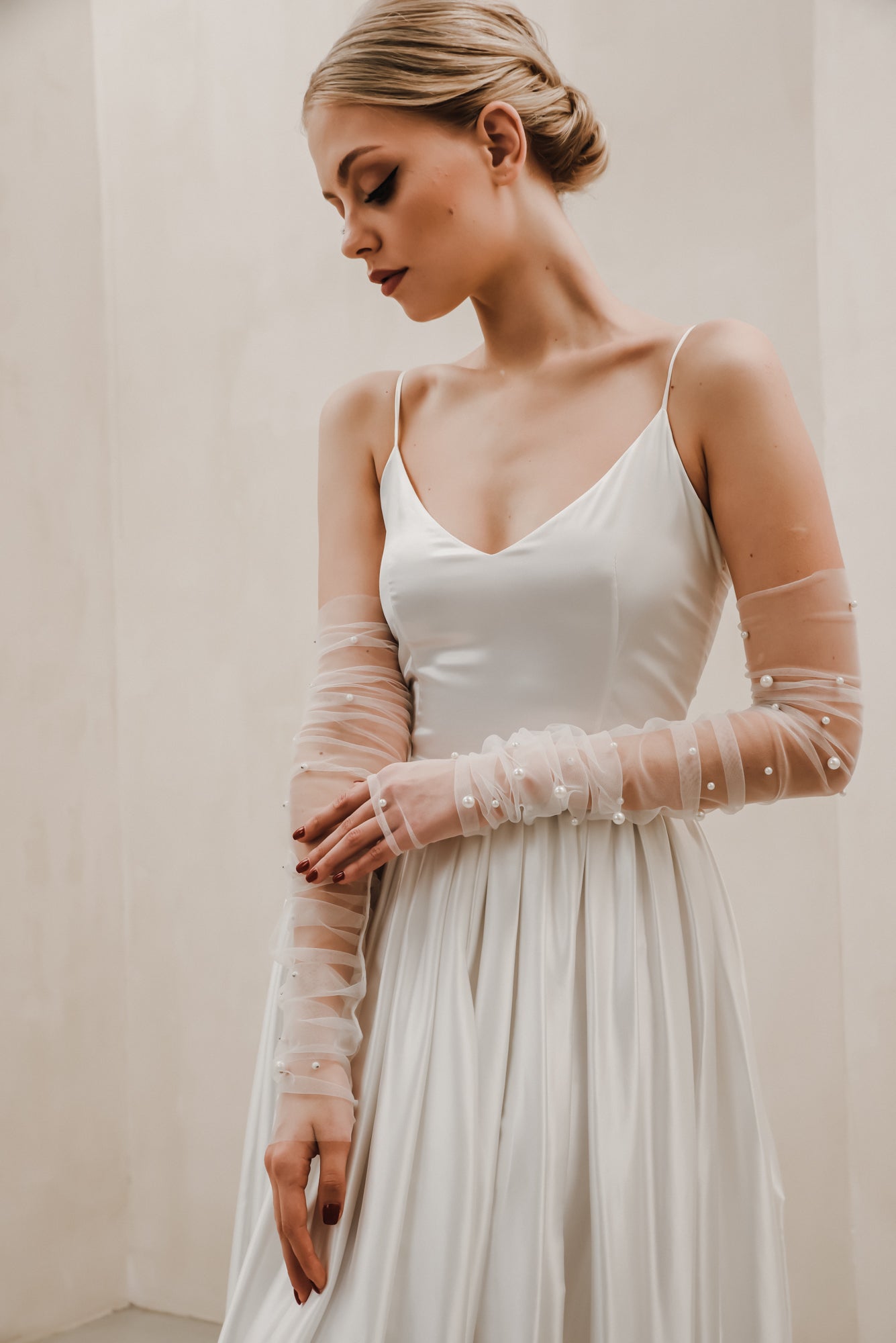 Ruched Pearl Gloves G009