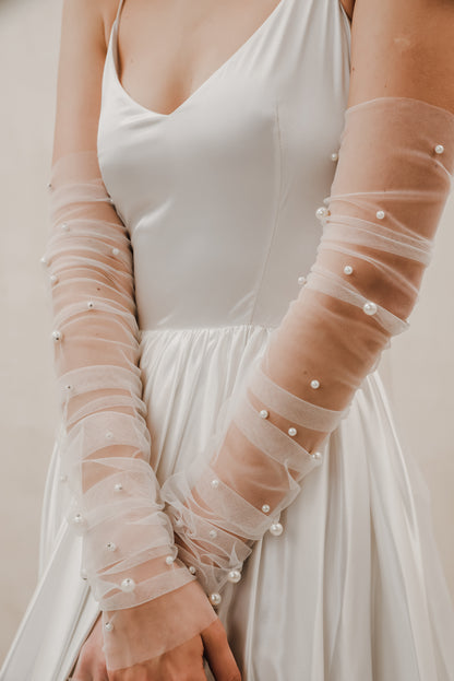 Ruched Pearl Gloves G009