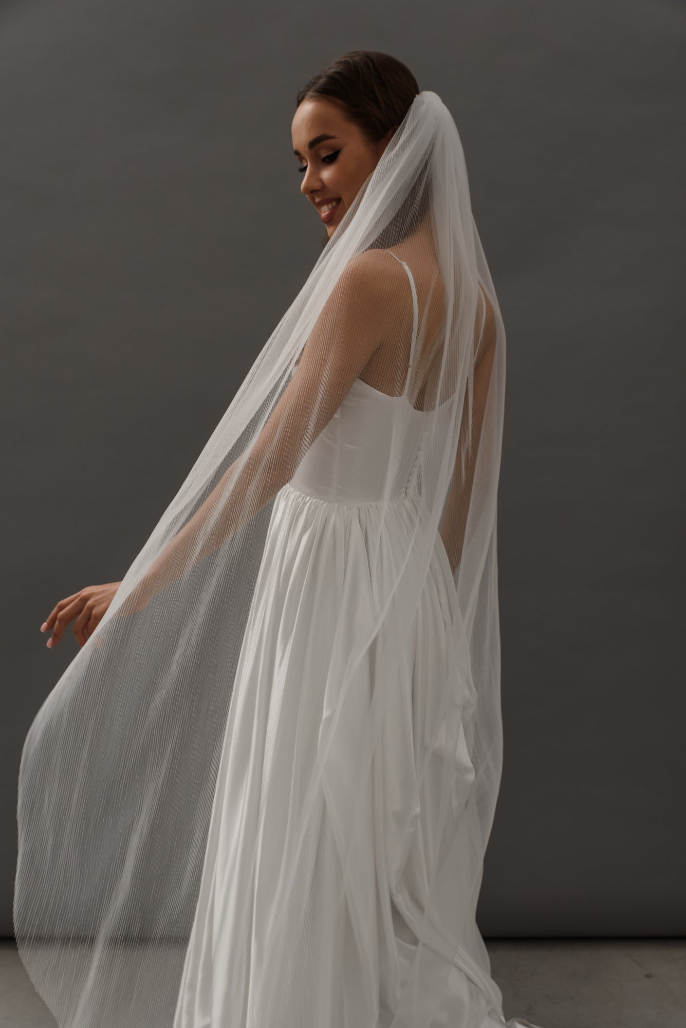 V021 Pleated Veil